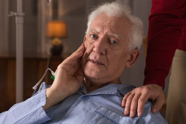 Elderly man suffering from dementia — Stock Photo, Image
