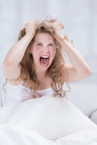 Chica joven gritando — Foto de Stock