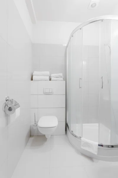 Saf beyaz banyo tasarımı — Stok fotoğraf