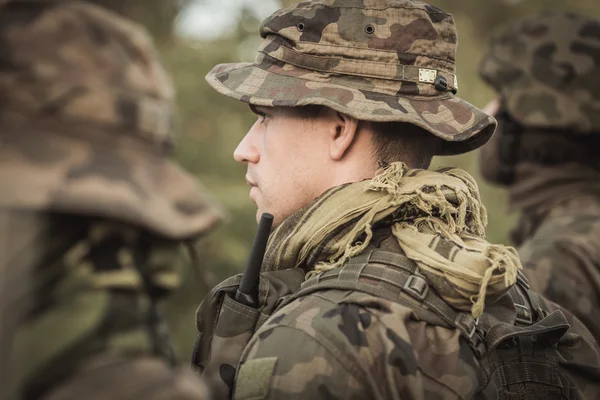 Soldiers standing in formation — Stock Photo, Image