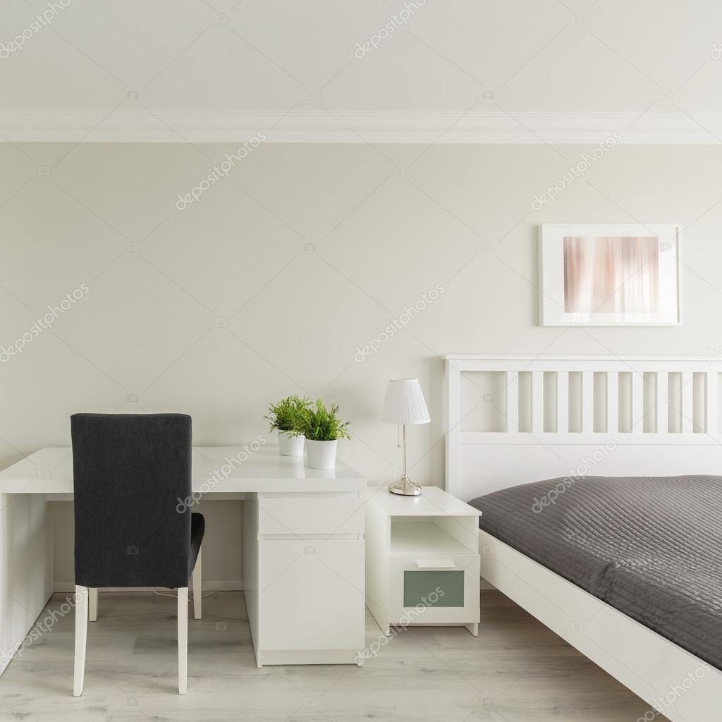 Camera da letto con zona studio — Foto Stock © photographee.eu #93107750 Camera da letto con zona studio — Foto Stock © photographee.eu #93107750
