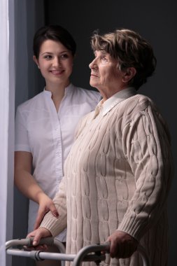 Zimmer ile Engelli kıdemli