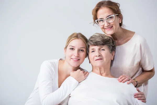 Intergenerationele relatie tussen vrouwen — Stockfoto