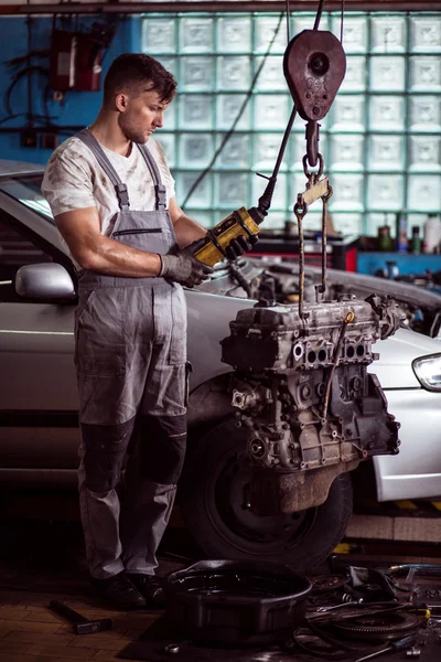 Reparatur des Motors — Stockfoto