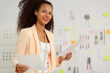 Cretaive yemlik onun işyerinde