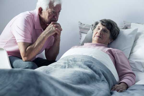 Муж и смертельно больная жена
