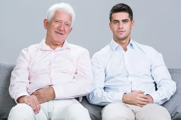 Vater und Sohn entspannen gemeinsam — Stockfoto