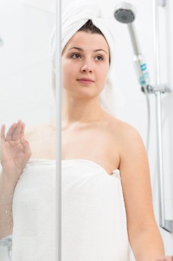 Havlu kapalı kadın