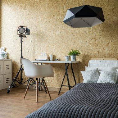 Çağdaş studio genç kişi için