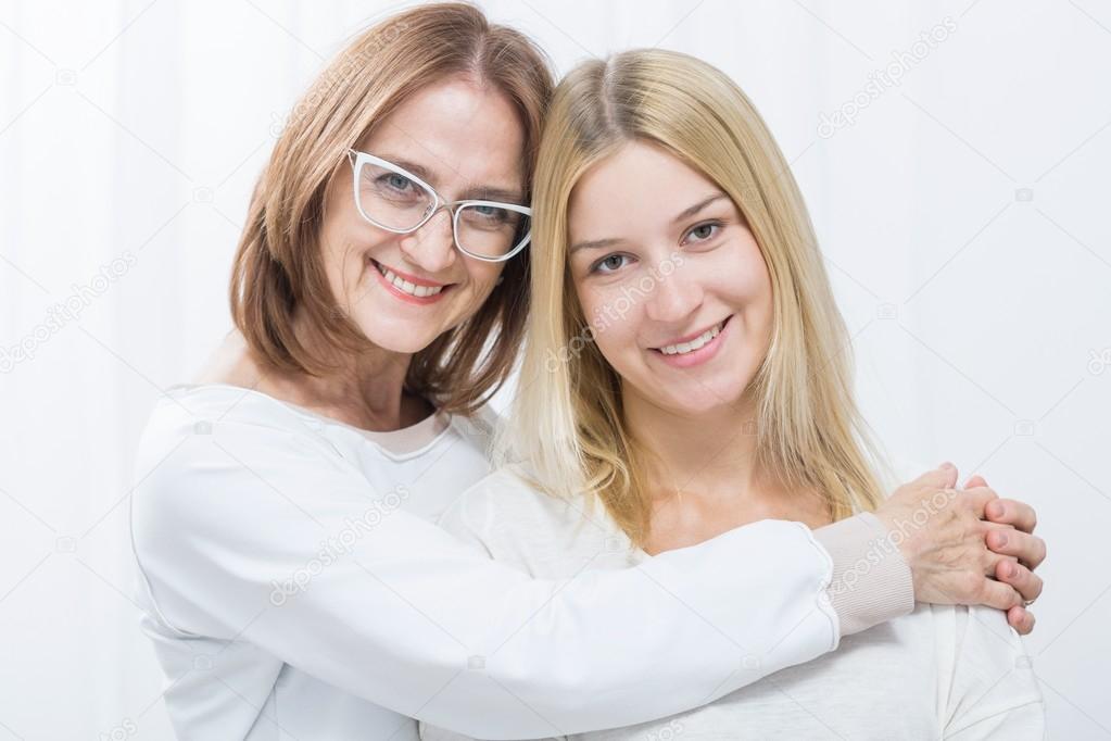 Friendship between mother and daughter