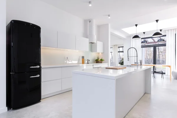 Modern and light kitchen — Stock Photo, Image