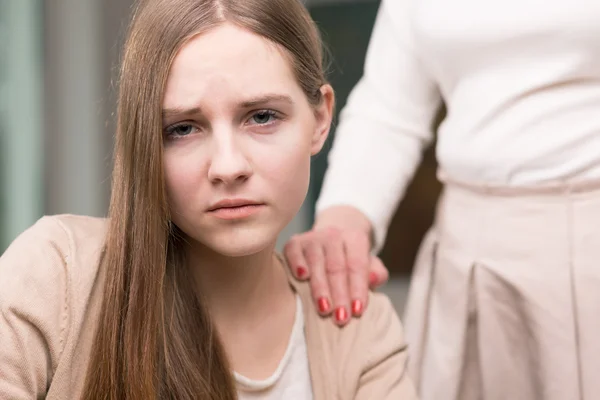 Girl and mother's support — Stock Photo, Image