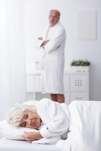 Couple âgé ayant des problèmes conjugaux — Photo