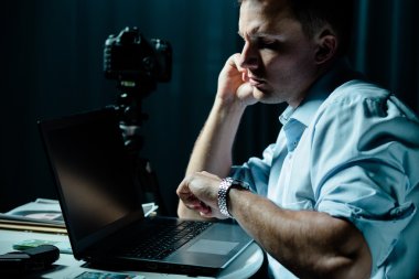 Özel dedektif iş başında