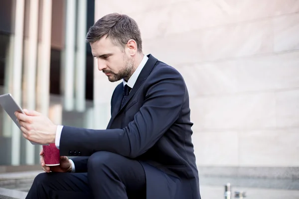 Ambitieux employé de bureau — Photo