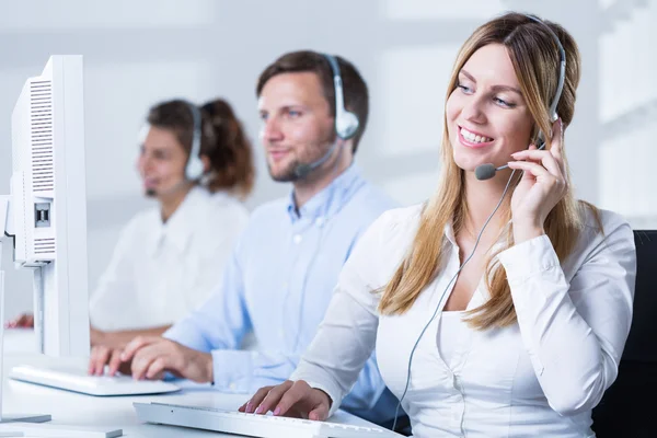 Trabalhadores do serviço de helpdesk — Fotografia de Stock