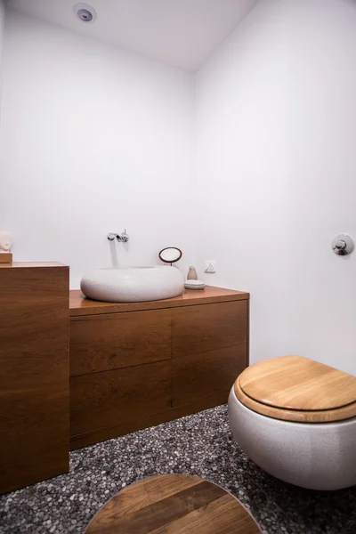 Baño con decoraciones de madera —  Fotos de Stock