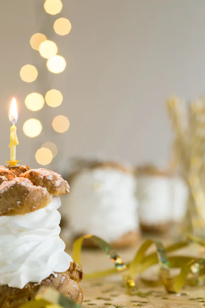 Make a wish and blow out the candle — Stock Photo, Image