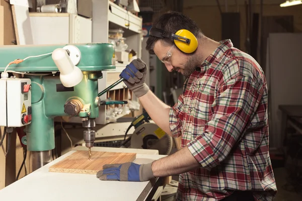 Dieses Stück Holz braucht mein Talent — Stockfoto