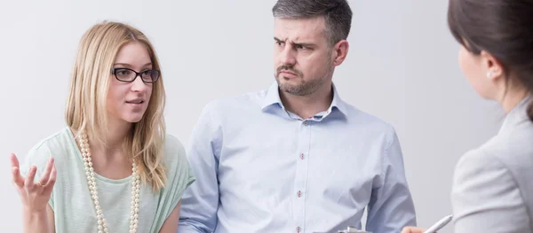 Man en vrouw met psycholoog — Stockfoto