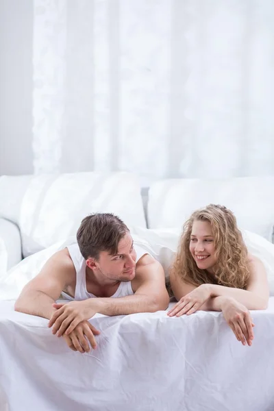 Piacevole mattina a letto — Foto Stock