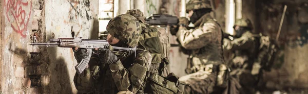 Soldados de marines entrenando — Foto de Stock