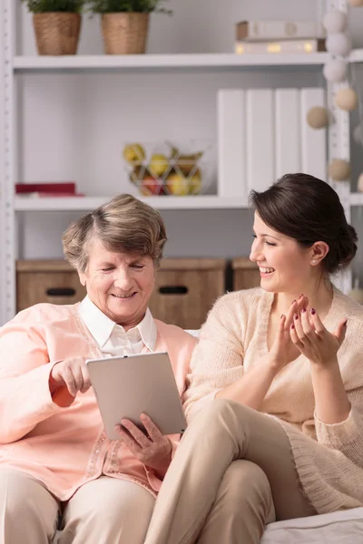 Aprender a usar la tableta — Foto de Stock