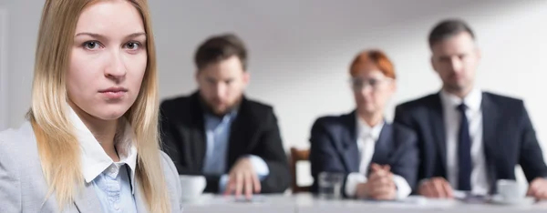 Fare domanda per un lavoro è piuttosto stressante. ... — Foto Stock