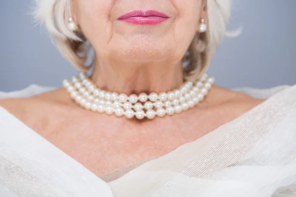 These pearls suits me — Stock Photo, Image
