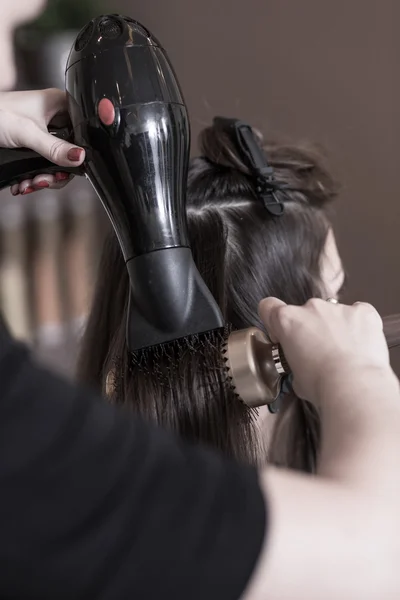 Haarstyling beim Friseur — Stockfoto