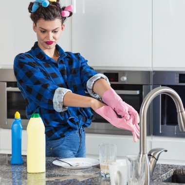 Eldivenleri çıkarma alarak