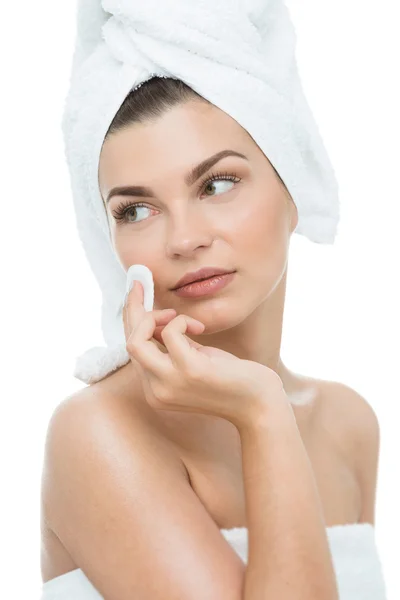 Woman cleaning her face skin — Stock Photo, Image