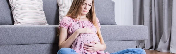 Treurig en eenzaam tiener — Stockfoto