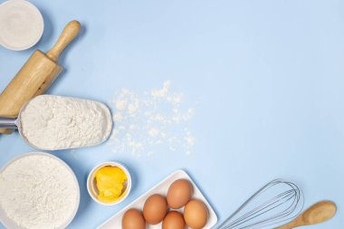 mavi arkaplanda yemek tarifi