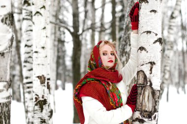 Bir başörtüsü güzel kız