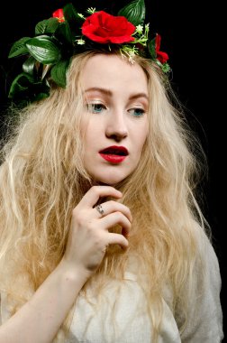 çiçek kız stüdyoda