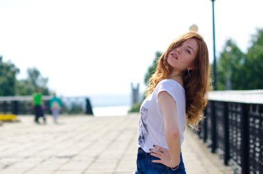 şehirde dans kızı