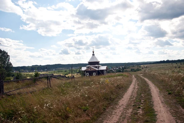 Letni krajobraz wiejski — Zdjęcie stockowe