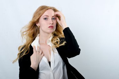 bir ceket, bir kız portresi