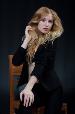 bir ceket, bir kız portresi