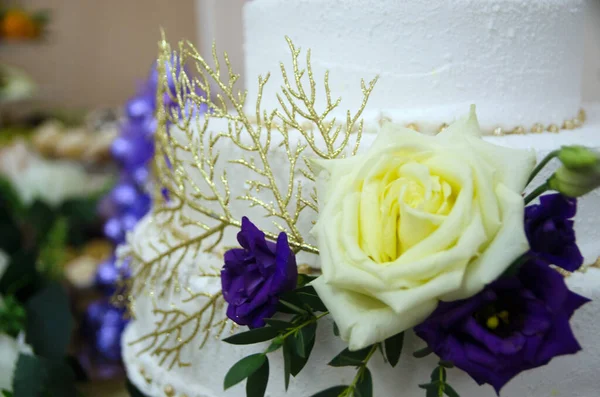 Festive Decoration Wedding Cake — Stock Photo, Image