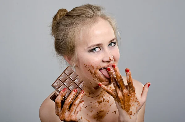 Das Mädchen in Schokolade — Stockfoto