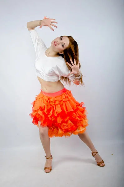 Het meisje dansen in de Studio — Stockfoto