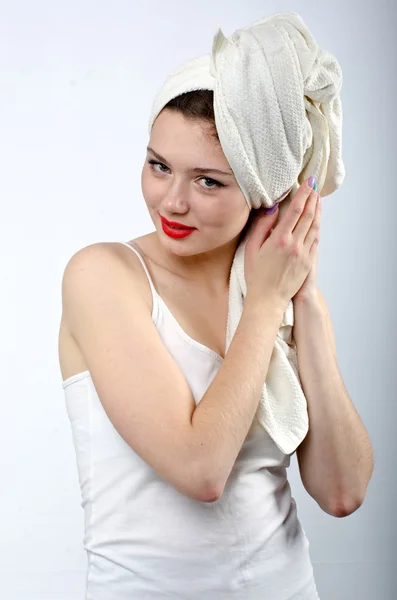 Flicka och handduk — Stockfoto