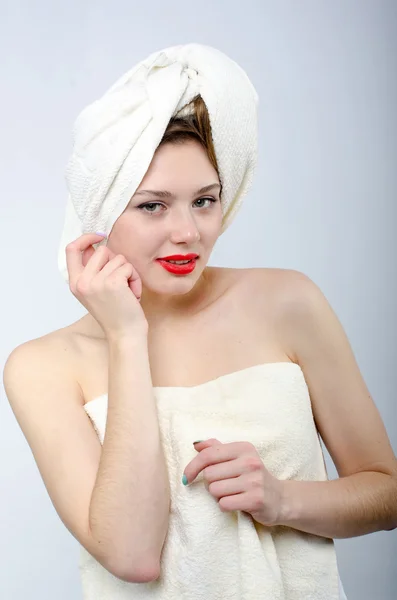 Girl and towel — Stock Photo, Image