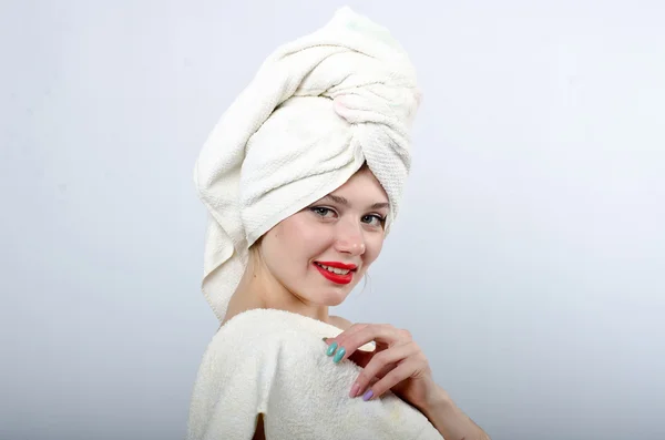 Girl and towel — Stock Photo, Image