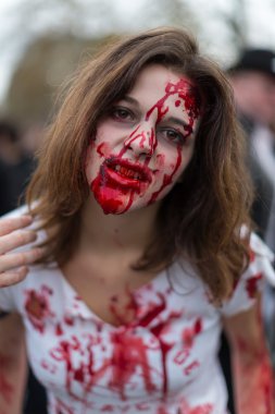 yürüyen ölüler zombie günü