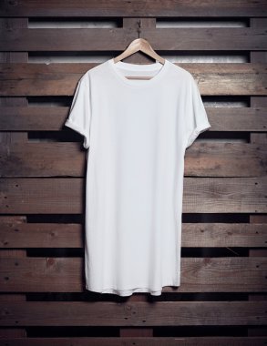 Beyaz uzun t-shirt