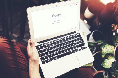 İzlerken google sayfa adamım.