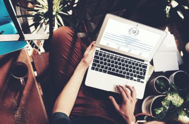 Adam wikipedia sayfaları görüntüleme